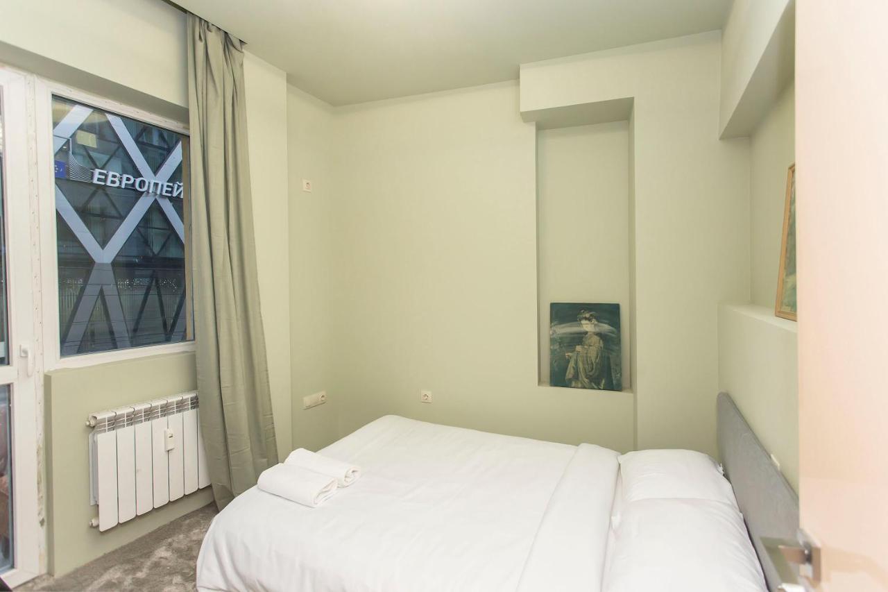 Apartment Elegant 2bdr With A Balcony *
